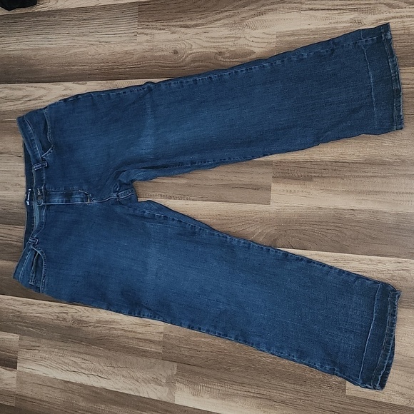 LEE Relaxed Fit Jeans Size 16 Petite  Inseam 28' Vintage Dark Wash - Picture 1 of 5